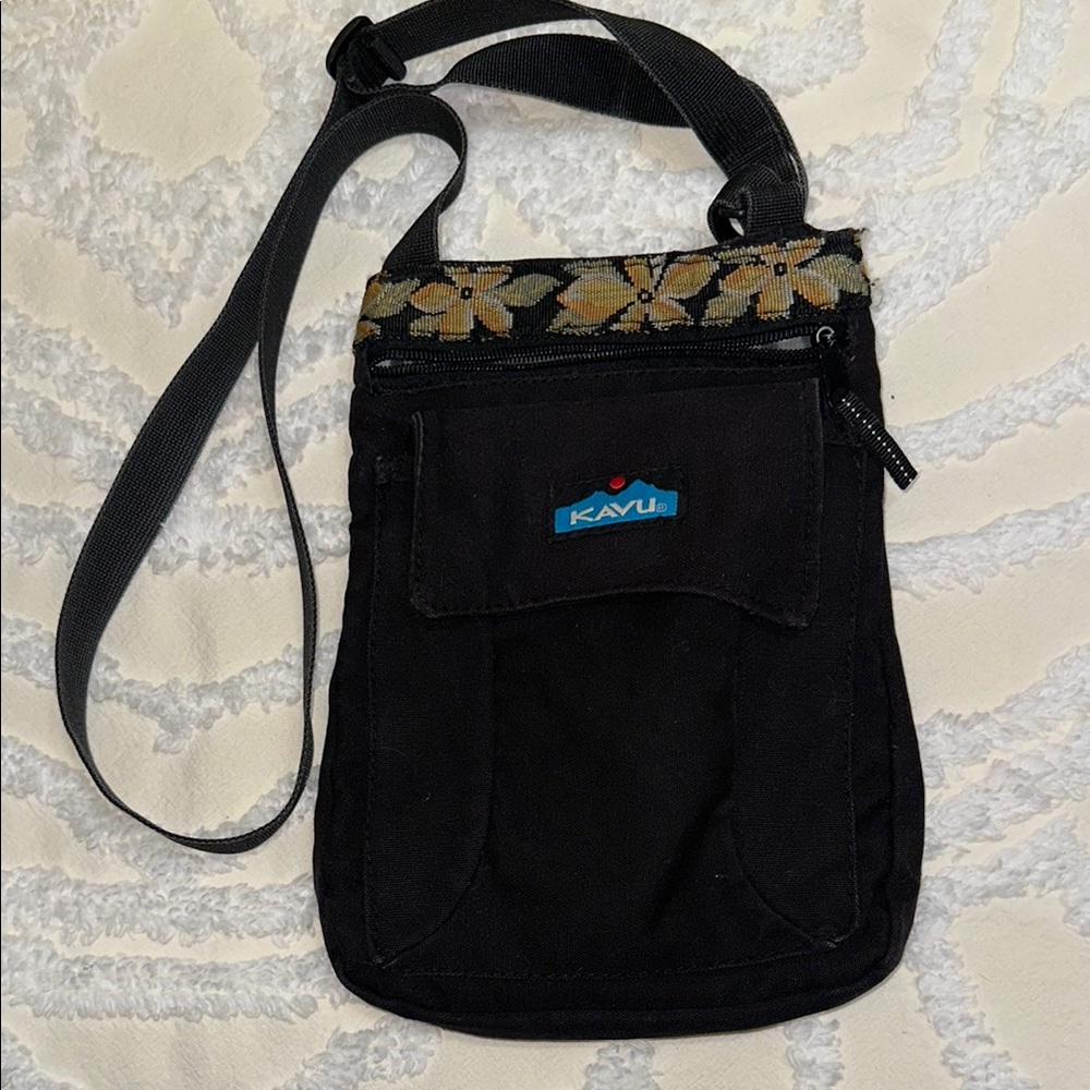 Kavu Black Crossbody Purse